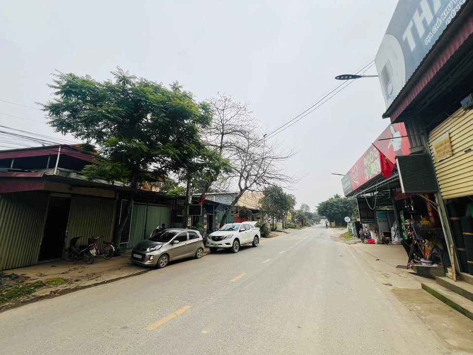 Nhà phố Cẩm Khê 140m² giá dưới 2 tỷ - Mặt tiền kinh doanh đắc địa!