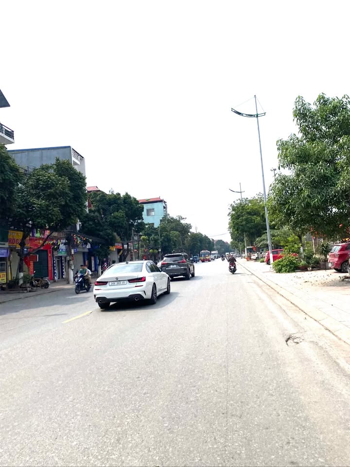 Nhà Mặt Phố Nguyễn Văn Cừ 60m², 3 Tầng - Kinh Doanh Đắc Lộc