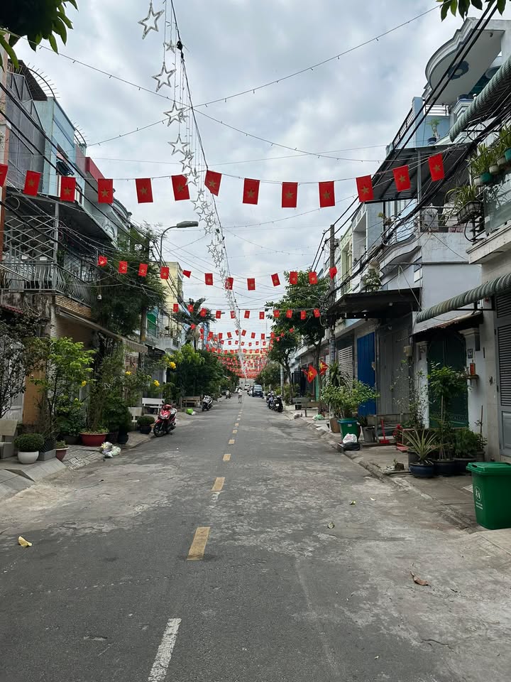 Nhà Mặt Tiền 12M Tân Phú - 57m² 4PN, 3 Lầu - Giá 7.5 Tỷ