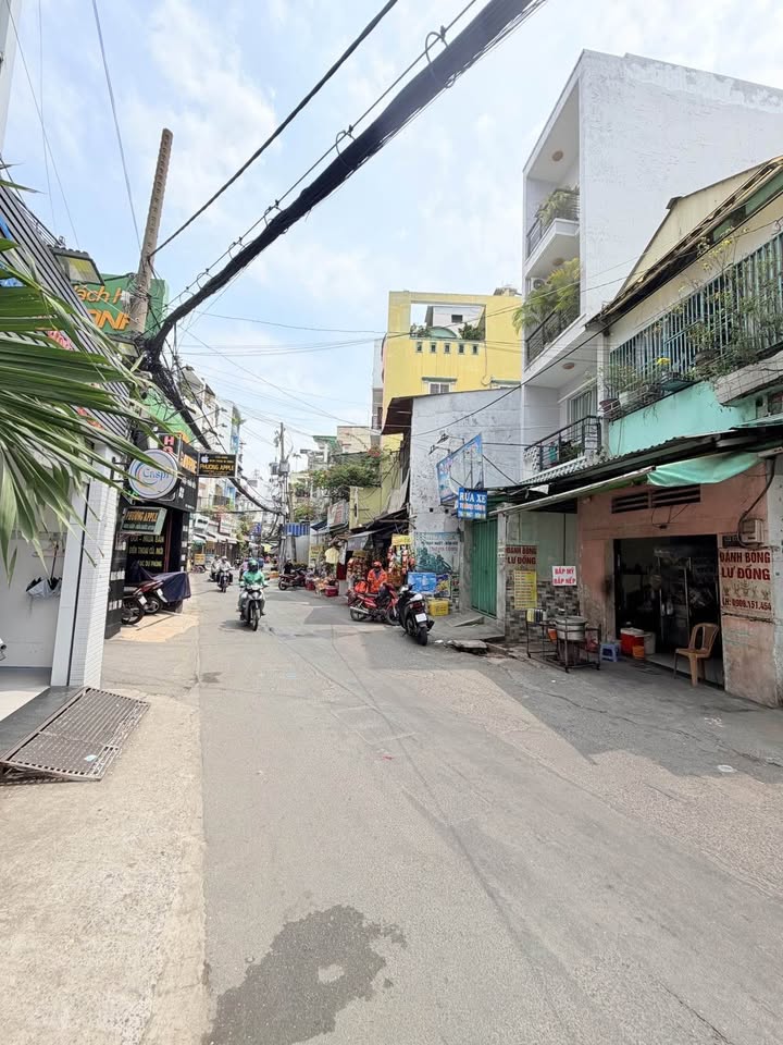 Nhà Mặt Tiền Hẻm 10m Lý Thường Kiệt, Tân Bình - 66m², 5 Tầng, Kinh Doanh Sầm Uất