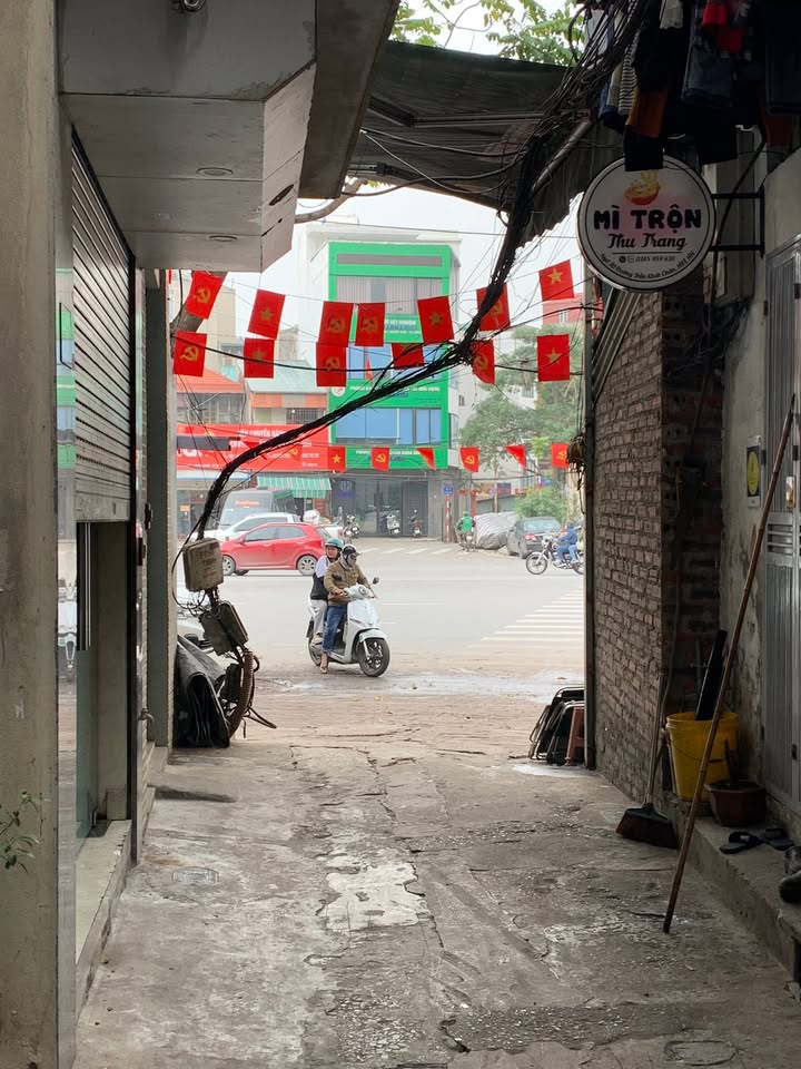 Nhà 50m² 5 tầng, thang máy, Trần Khát Chân - Vừa ở vừa cho thuê