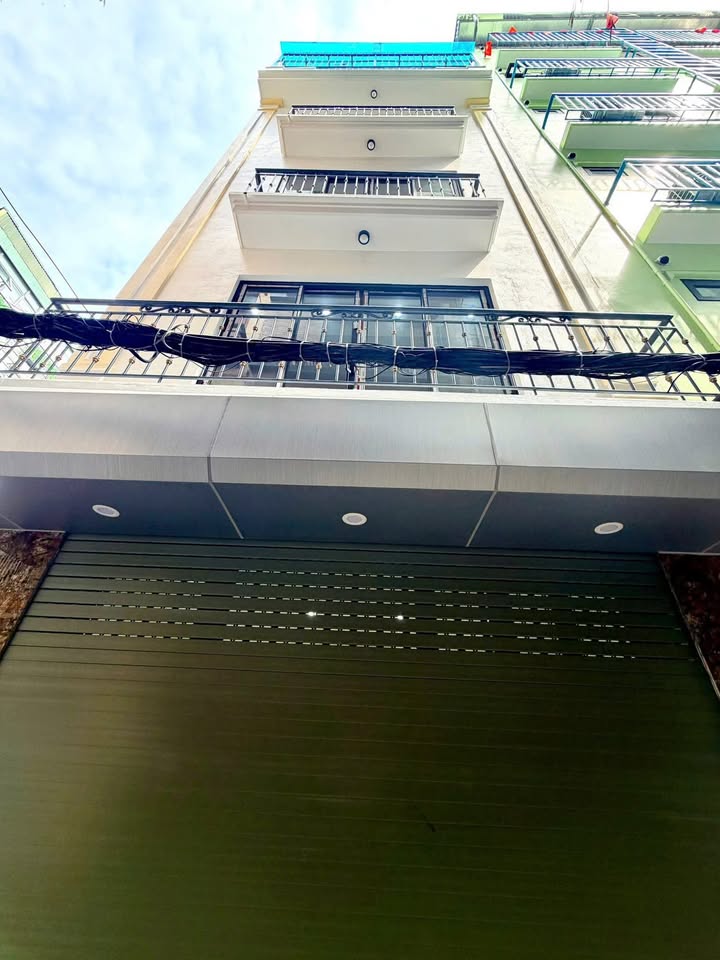 Nhà 6 tầng thang máy Lê Văn Lương, Cầu Giấy - 45m² Sổ đỏ chính chủ 16.8 tỷ