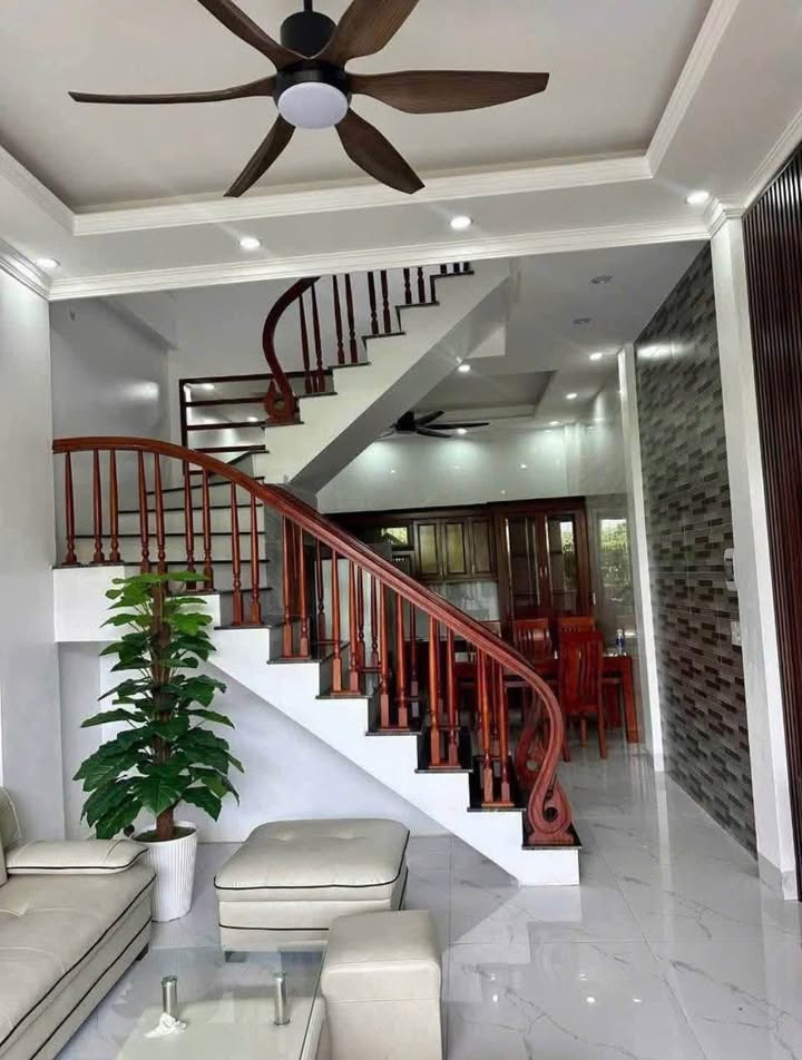 Cho Thuê Nhà 3 Tầng 40m² Mặt Tiền Trần Lãm, Phủ Lý - Giá 5 Triệu/Tháng