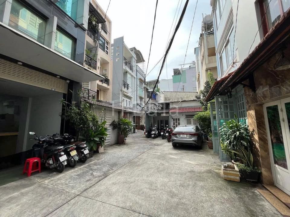 Nhà Bạch Đằng Tân Bình 12 triệu - Sân đậu ô tô tiện lợi!