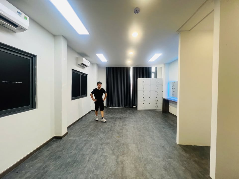 Nhà Phố Đường Hoa Phú Nhuận 90m² - Mặt tiền kinh doanh đắc địa!