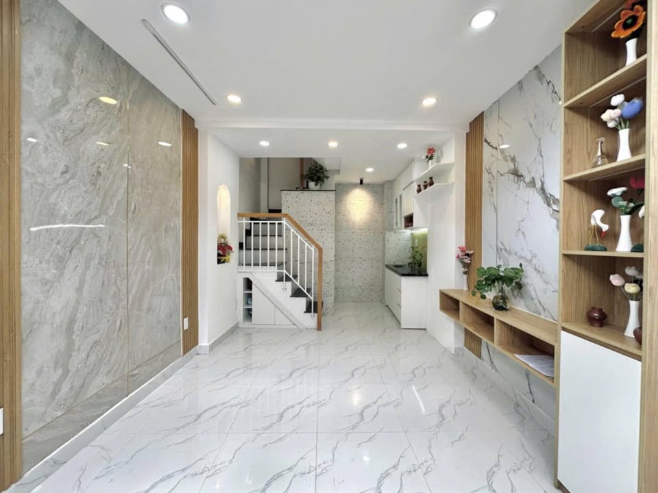 Nhà Nguyên Căn Hoàng Hoa Thám, Bình Thạnh 14 Triệu - Sẵn sàng ở ngay!