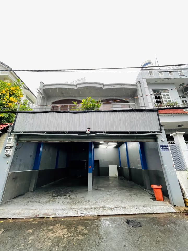 Kho Xưởng 128m² MT Đường Hòa Bình, Tân Phú - Giá 18 Triệu/Tháng