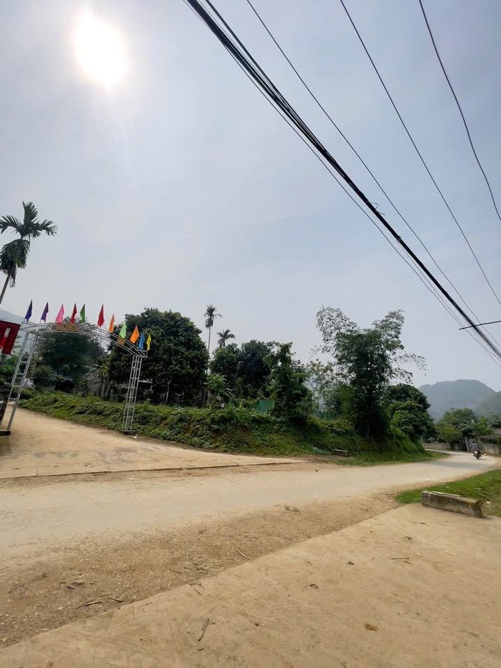 Bán Đất Góc Siêu Đẹp 1100m² Mặt Tiền 25m - Lương Sơn, Hòa Bình