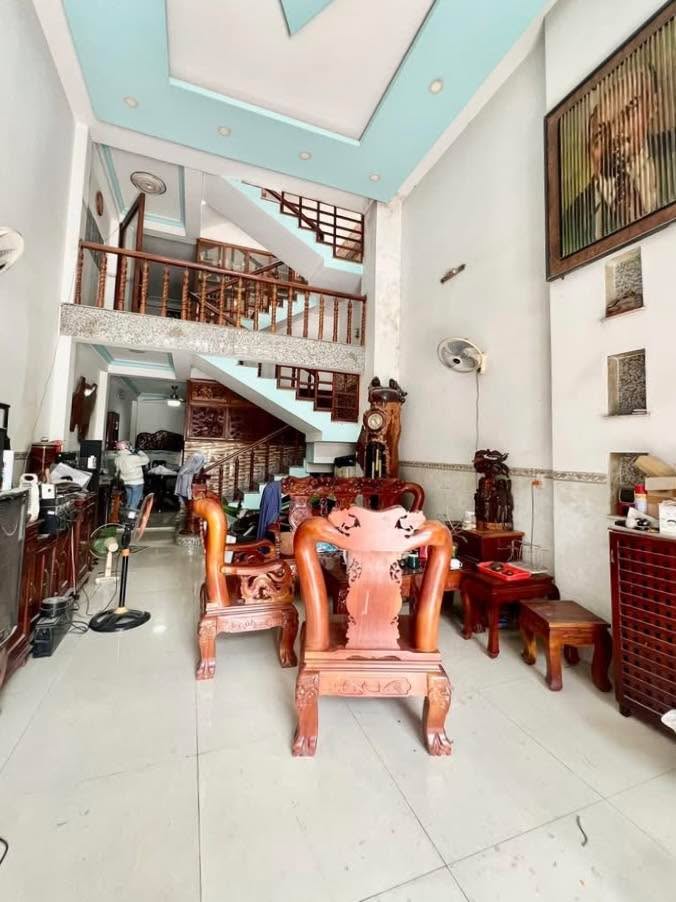 Nhà Mặt Tiền TP Thủ Đức 80m² chỉ 4.x Tỷ - Vị Trí Đắc Địa!