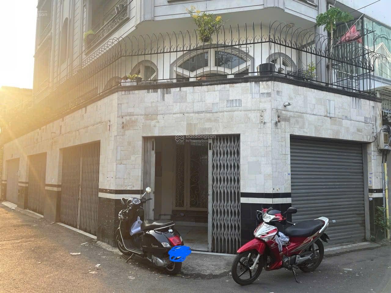 Mặt bằng căn góc 2 mặt tiền Q.11 - Kinh doanh đắc lợi, 20 triệu/tháng