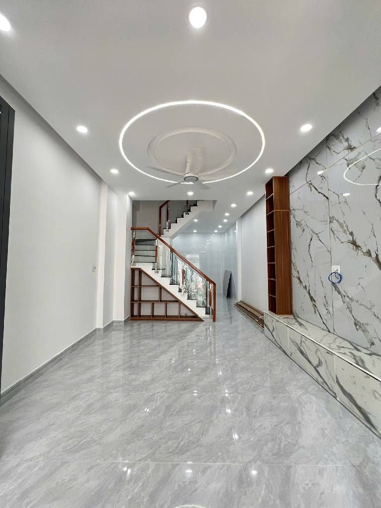 Nhà 3 Lầu 50m² Trung Tâm Quận 8 - Sát Chợ Rạch Ông, 8.2 Tỷ