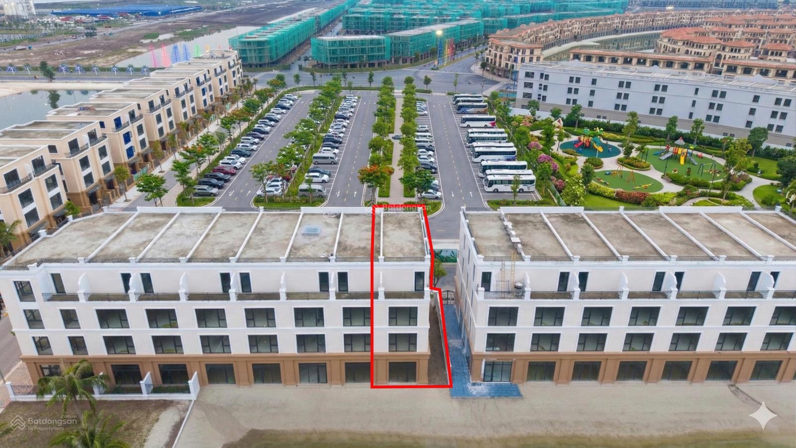 Shophouse QT7.26 Vinhomes Royal Island 135m² - Kinh doanh đắc địa