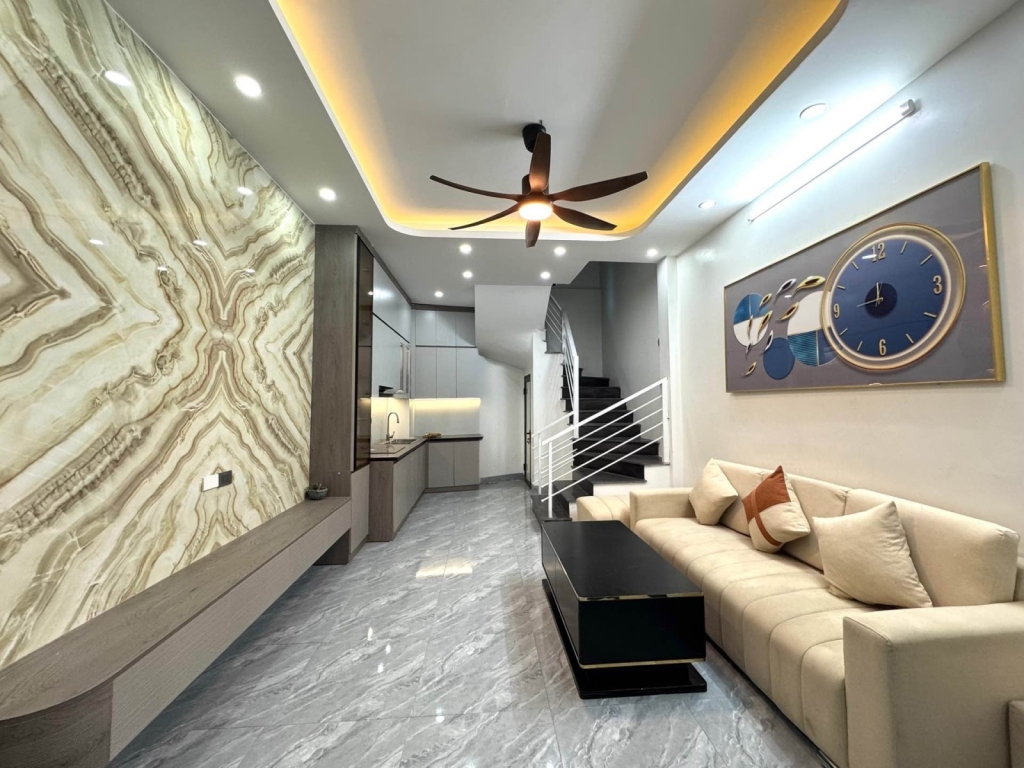 Nhà Phố Quan Nhân, Thanh Xuân 32m² giá 8.6 tỷ - Ở Luôn, Sổ Đỏ Sẵn Sàng!