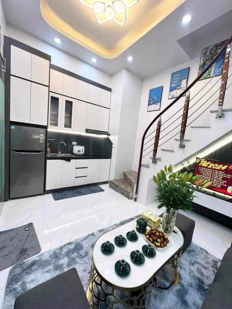 Nhà 6 Tầng Thang Máy Đống Đa - Full Nội Thất, Sổ Đỏ 12 Tỷ