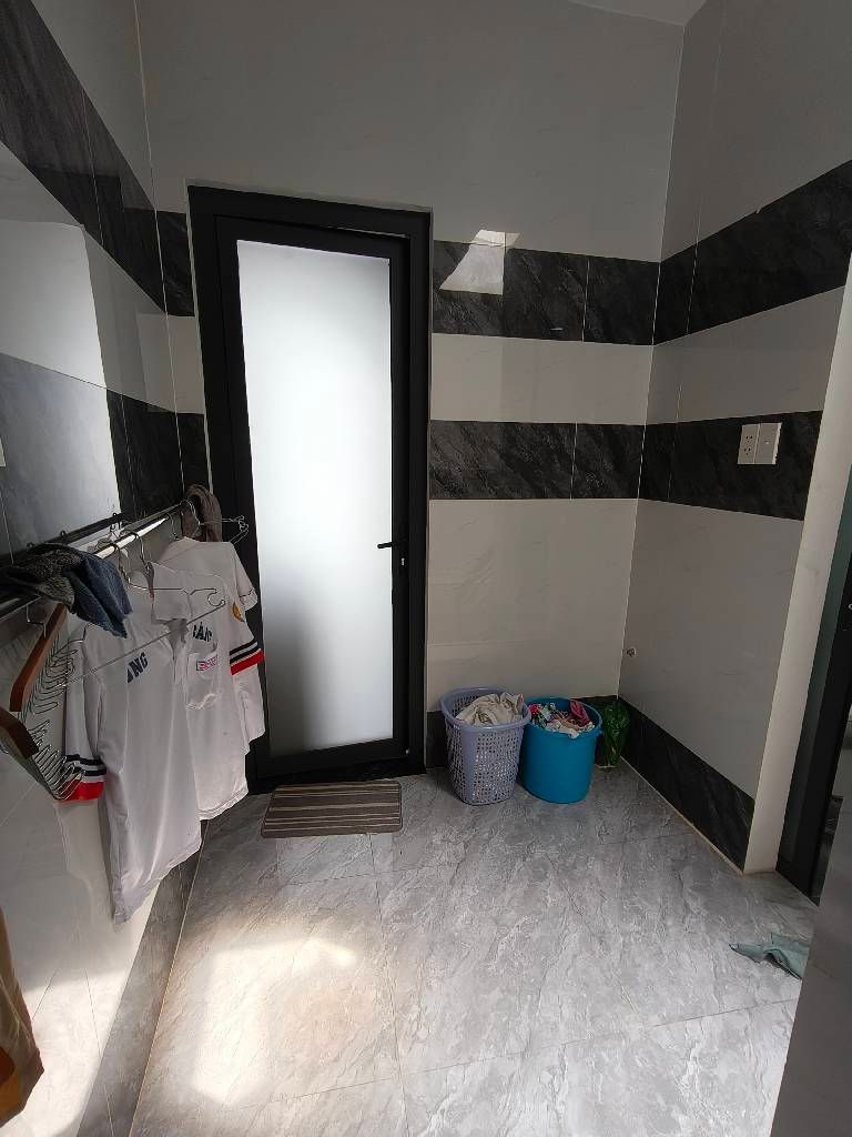 Nhà Riêng Quận 8 40m² Nở Hậu Tài Lộc - Hơn 5 Tỷ, Sổ Hồng Ngay!