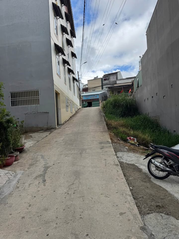 Bán đất Đà Lạt 110.7m² đường Ngô Quyền, Phường 5 - Sổ riêng, giá 4.7 tỷ