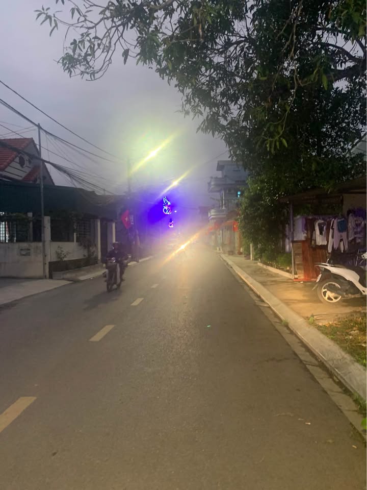 Đất tặng Nhà Cấp 4 Móng Cái 121m² - Tiềm năng tăng giá vượt trội!