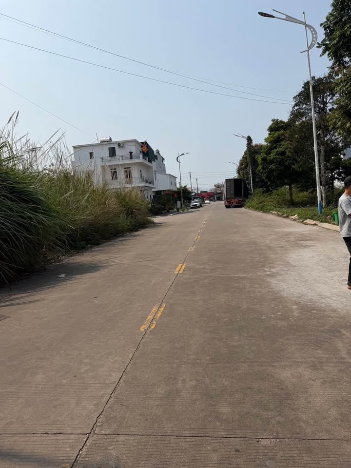 Đất nền Quảng Yên 100m² Hướng Đông Nam - Sổ đỏ chính chủ, giá tốt