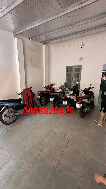 Nhà nguyên căn Cầu Giấy 72m² - Ô tô vào tận nhà, giá 18 triệu