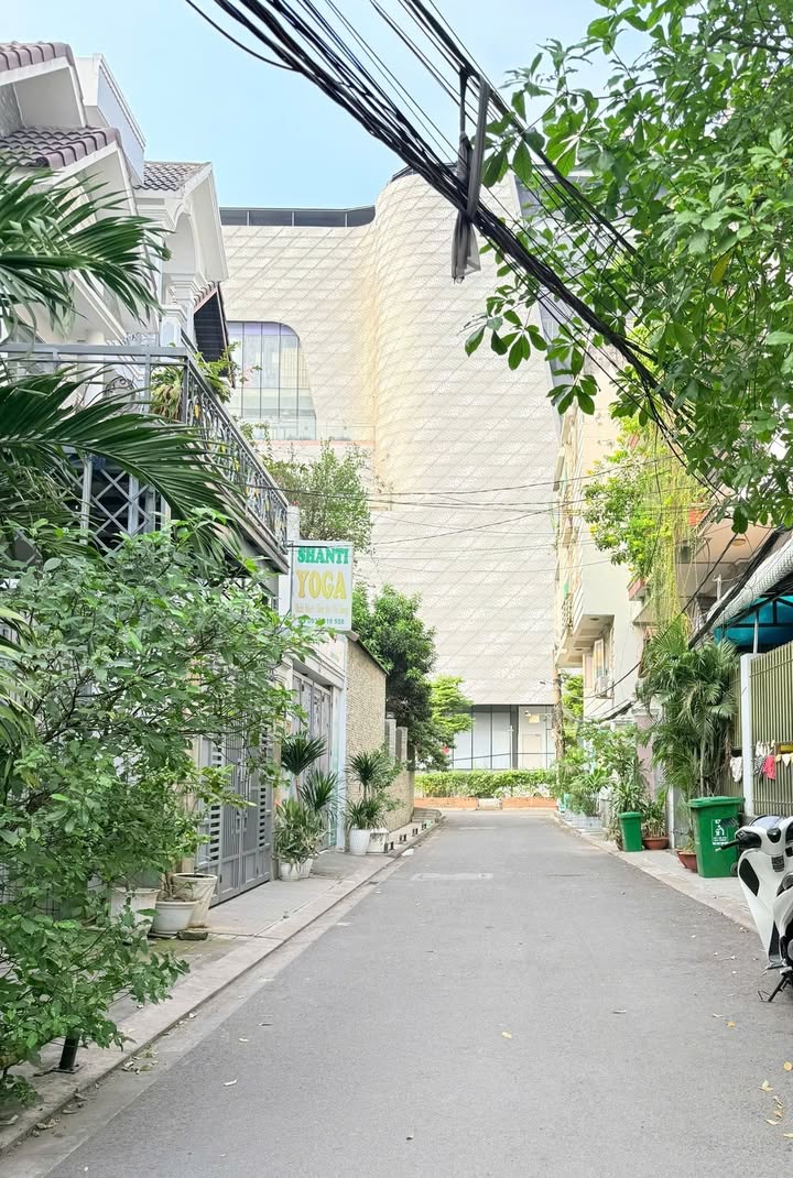 Nhà Phố 3 Tầng Mặt Tiền 5m - 100m² Gần Gigamall Thủ Đức - 13 Tỷ