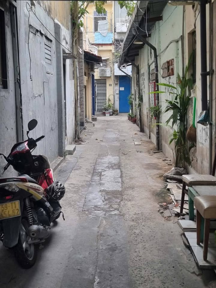 Nhà 6.3 Tỷ Quận 1 - 4.89x3.62m, 4 Tầng, Trung Tâm