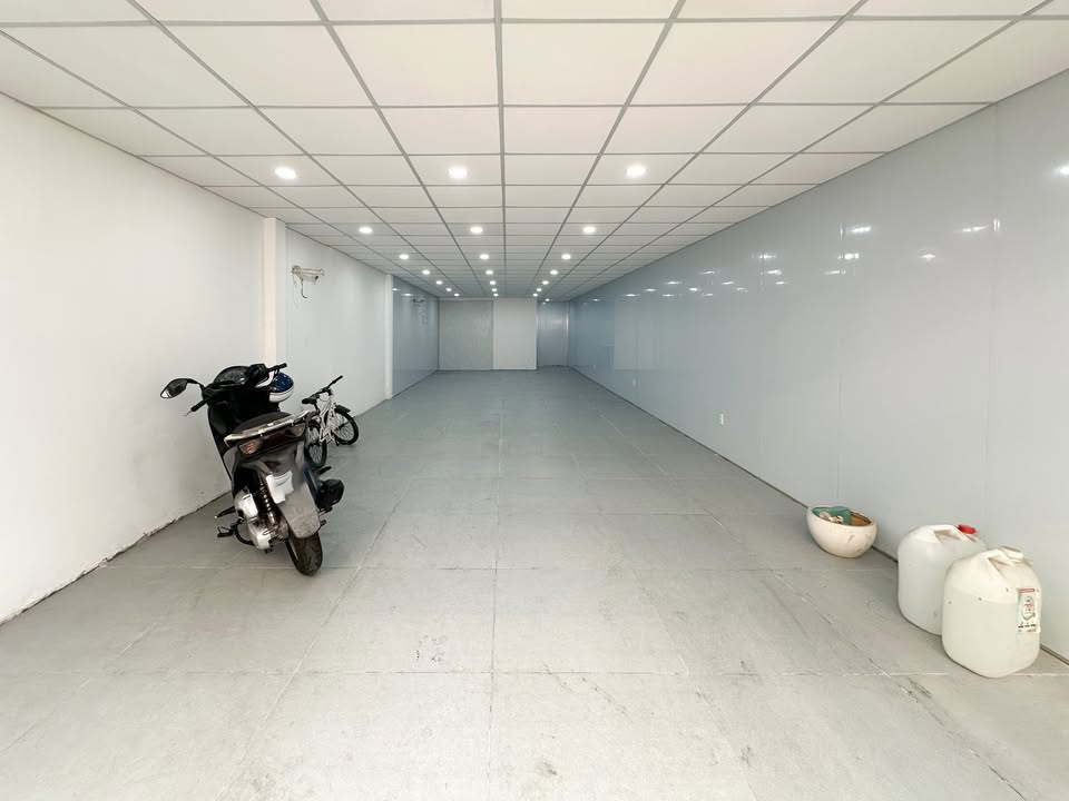 Nhà phố Cộng Hòa Tân Bình 5x20m - Hẻm xe tải, 22 triệu/tháng!