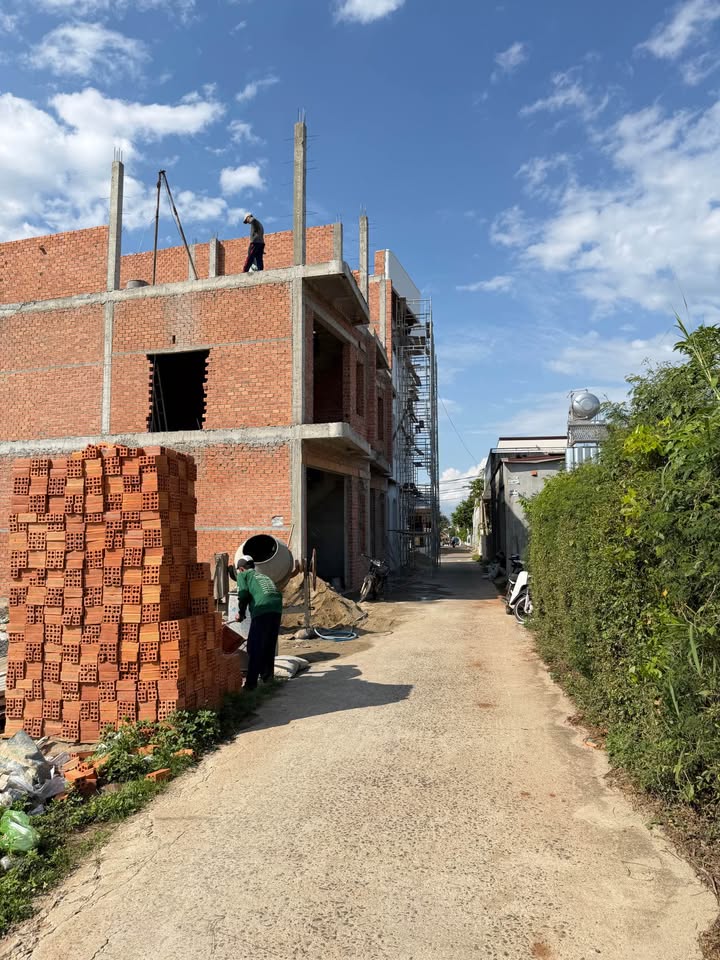 Đất Nền Thổ Cư 105m² Đường E, Buôn Ma Thuột - Giá 2.15 Tỷ