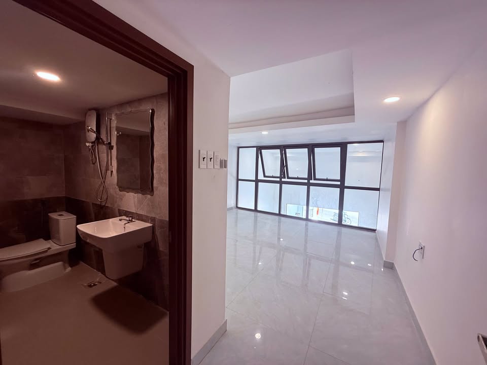 Cho thuê nhà mặt tiền Tô Ngọc Vân, Thủ Đức - 72m², 5PN, Kinh doanh đa ngành