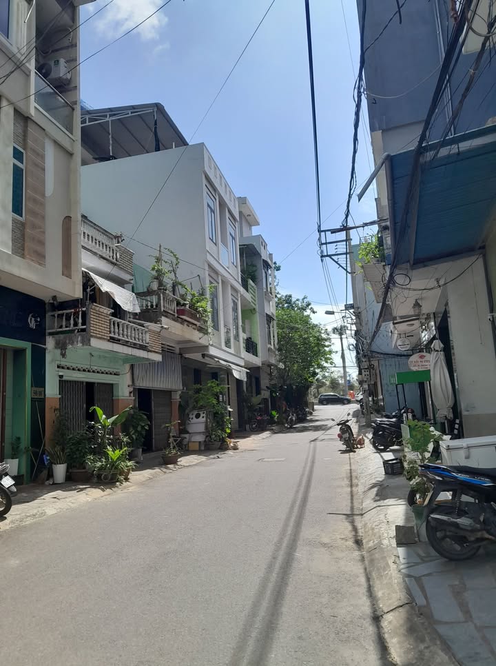 Nhà Trọ Mặt Tiền Quy Nhơn 102m² - Dòng Tiền Ổn Định 10 Triệu/Tháng!