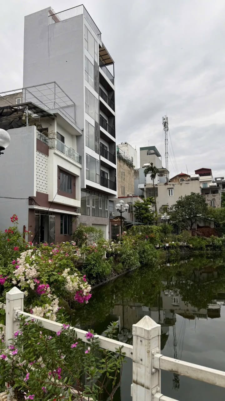 Nhà Phố Ngọc Thụy 50m² 8 Tầng - View Hồ Hiếm Có - Giá 23-25 Tỷ