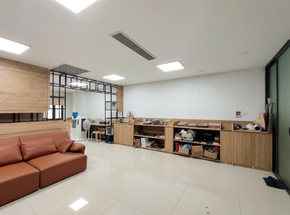Cho thuê văn phòng 140m² Khương Đình, Thanh Xuân - View thoáng, giá 21 triệu