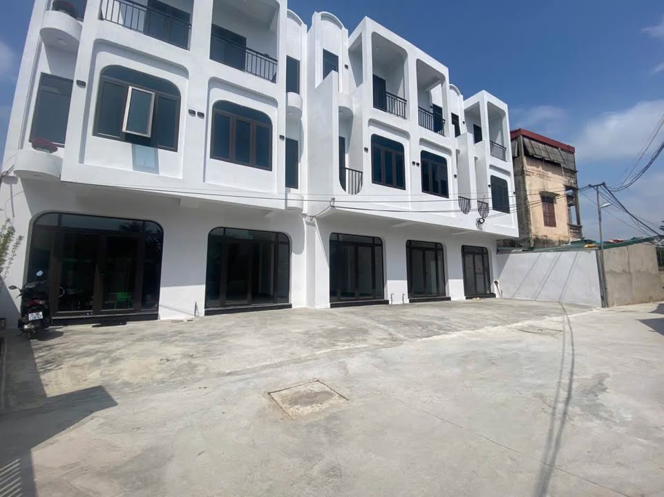 Nhà 3 Tầng 60m² Oto Đậu Cửa Gần Lam Sơn - Giá 2.x Tỷ