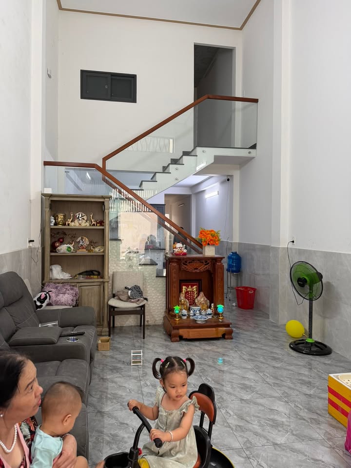 Nhà 80m² P. Đông Hưng Thuận, Q12 - Sổ hồng, Giá 2.75 Tỷ TL