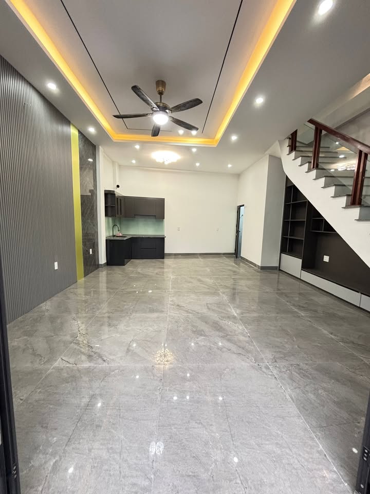 Nhà riêng 3 tầng Khuất Duy Tiến 45.3m² - Ô tô đỗ ngày đêm, sẵn sàng ở!