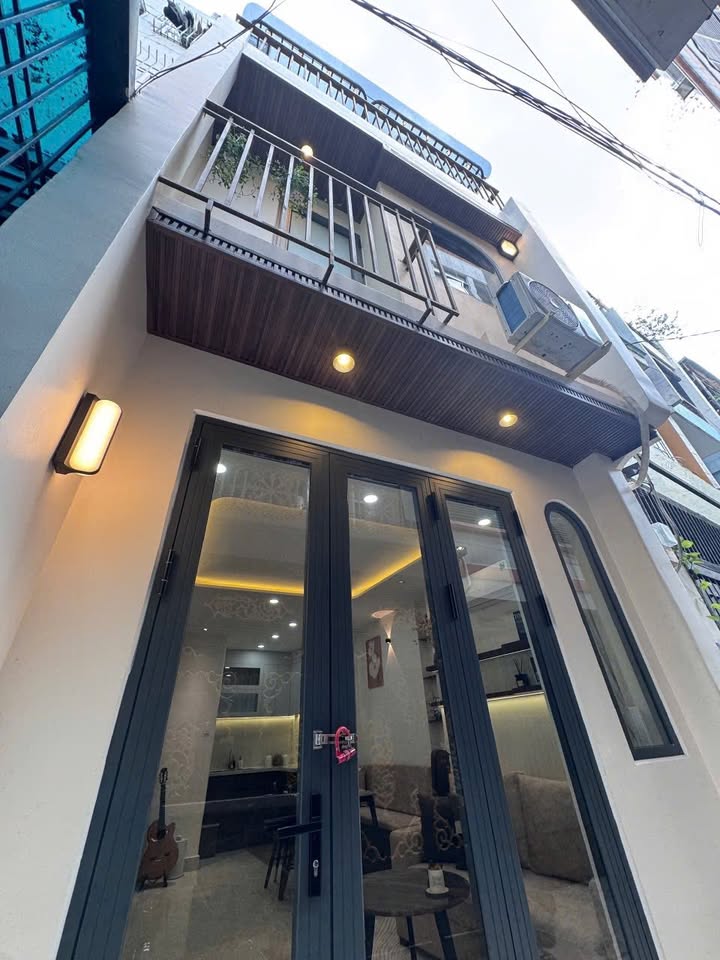 Nhà 1 xẹt Nam Kỳ Khởi Nghĩa, Q3 - 25m² 3PN, 3 Tầng - Giá 5.25 Tỷ