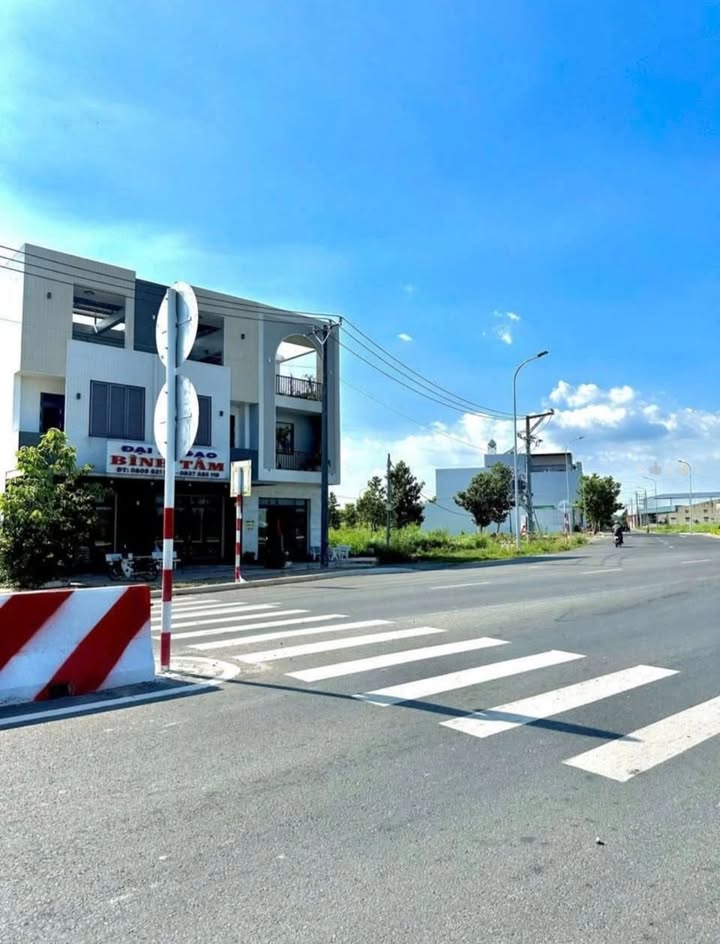 Đất vàng Thủ Thừa 200m² - Sổ hồng chính chủ, sát KCN, giá 1 tỷ