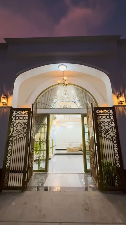 Bán Gấp Nhà Villa 3PN Kèm Hồ Bơi, Ngay TT Chợ Long Hoa, Tây Ninh - 2.75 Tỷ