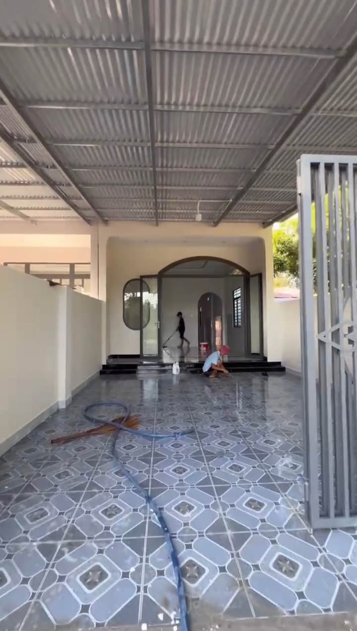 Nhà Cho Thuê Mới Xây Hẻm Suối Muồn, Tây Ninh - 2PN, Sân Ô Tô, Giá 2.5 Triệu