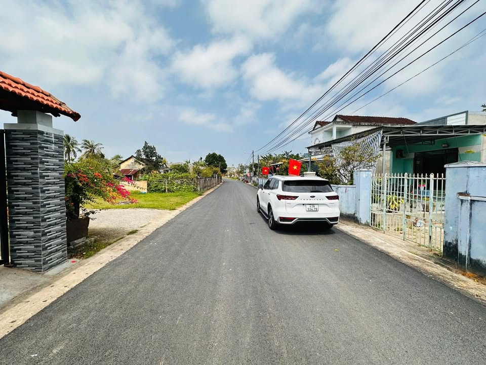 Đất Vàng Hòa Tiến - 126m² 2 Mặt Tiền Đường Nhựa Giá Chỉ 1.96 Tỷ