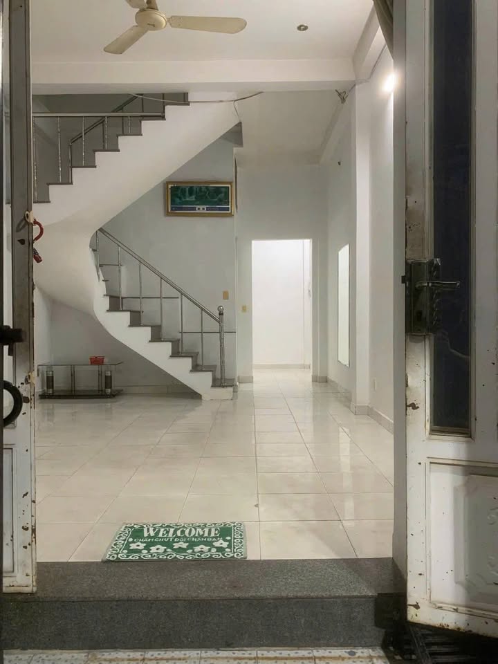 Nhà Hẻm P. Hiệp Bình Chánh Thủ Đức 44m² 8 Triệu - Full Nội Thất!