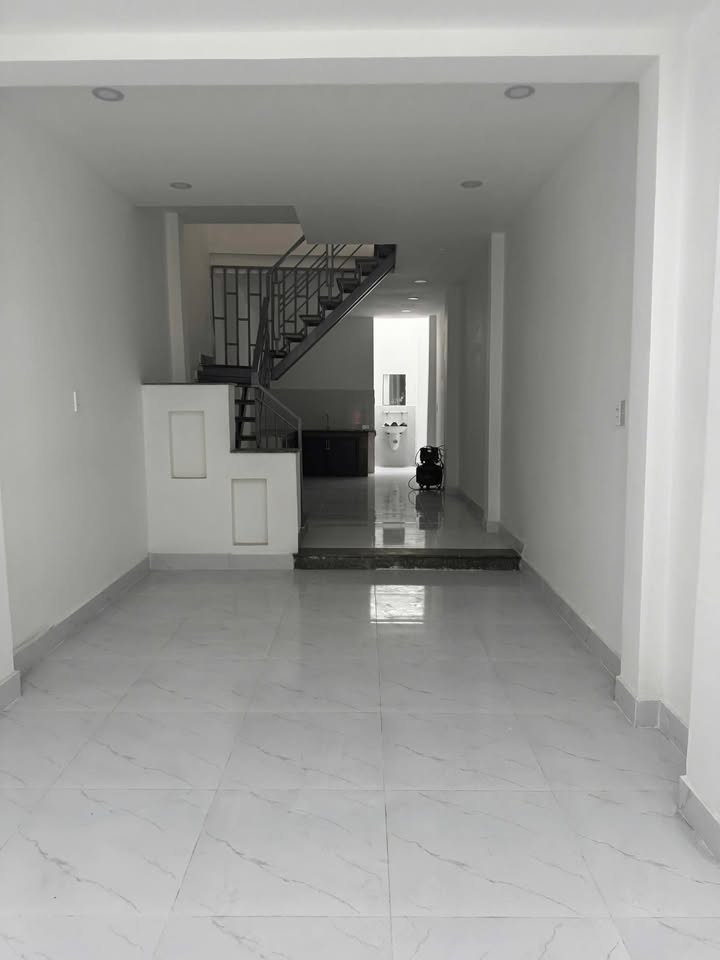 Nhà Riêng Quận Gò Vấp 87m² - Hẻm Taxi, Ô Tô Vào Tận Nhà!