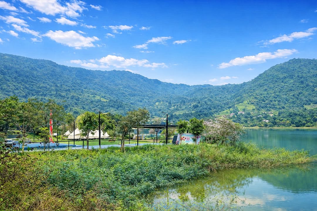 Đất nền 1000m² bám hồ Hòa Lạc, Thạch Thất - Sổ đỏ, view núi thoáng đãng