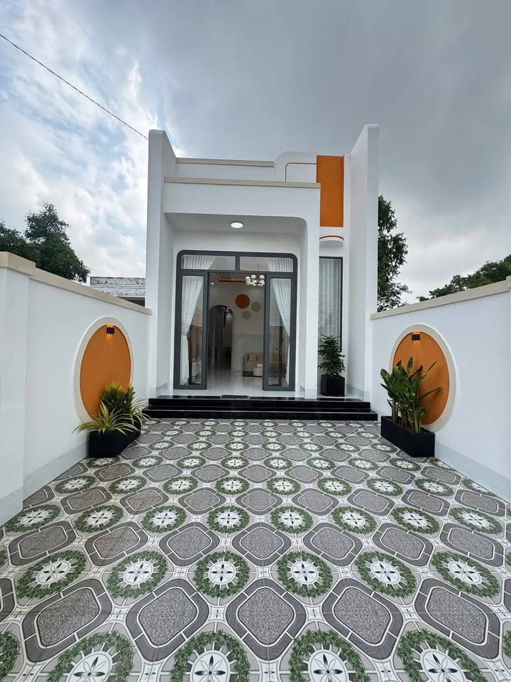 Nhà phố Hòa Thành Tây Ninh 152m² giá 2.05 tỷ - Sẵn sàng ở ngay!