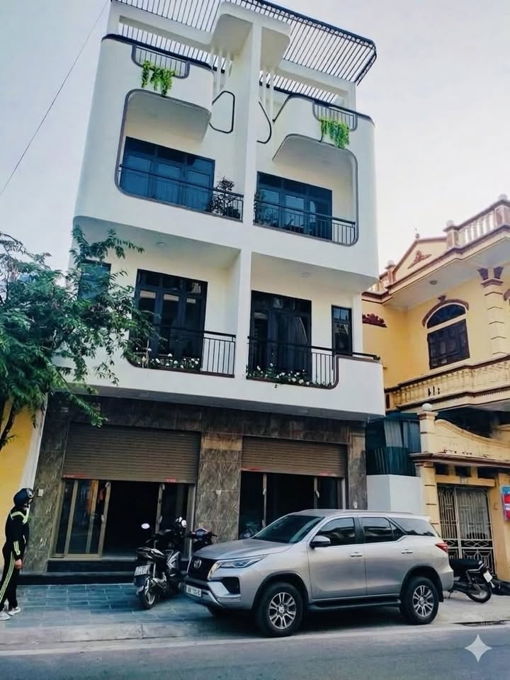 Nhà Phố Ngô Thị Nhậm, TP Thái Bình - 4 Tầng Thang Máy, Kinh Doanh Đắc Lộc