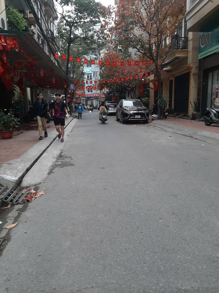 Nhà phố Pháo Đài Láng 56m² 29 tỷ - Mặt tiền kinh doanh sầm uất!