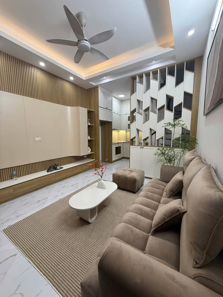 Nhà riêng Ngô Gia Tự 30m² giá 8 tỷ - Sổ đỏ chính chủ, ngõ ô tô sát vách!