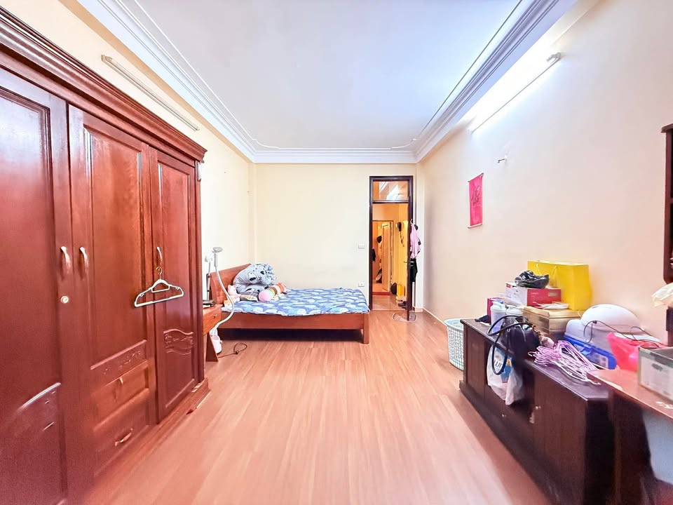 Nhà Phố Yên Hòa Cầu Giấy 32m² giá 13.7 tỷ - Thích hợp KD!