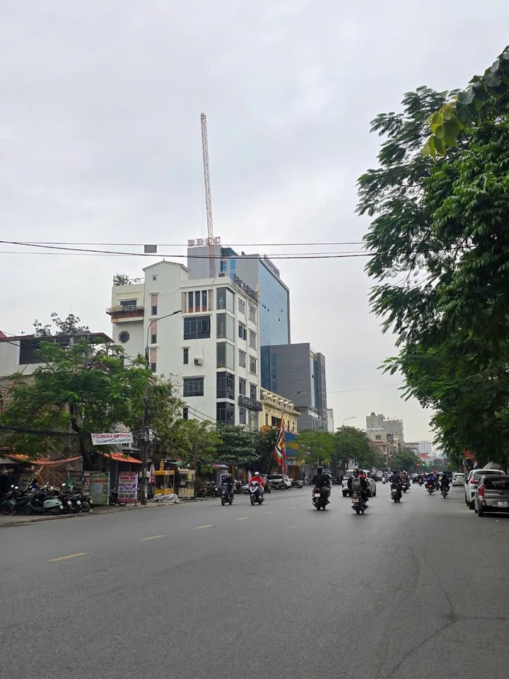 Nhà Mặt Tiền Trần Nguyên Hãn, 135m², 3 Tầng - Kinh Doanh Đắc Lợi