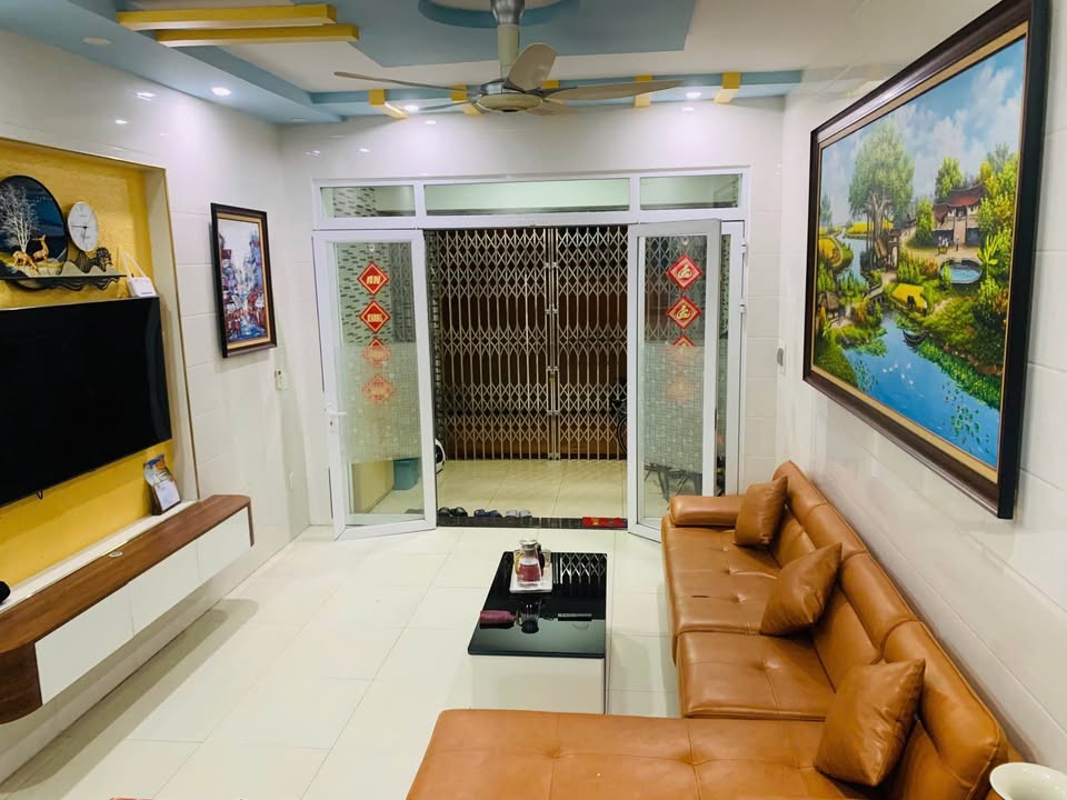 Nhà 3 Tầng Phố Thiên Lôi, Hải Phòng - 4.85 Tỷ, Ô Tô Đỗ Cửa, Gần Aeon Mall