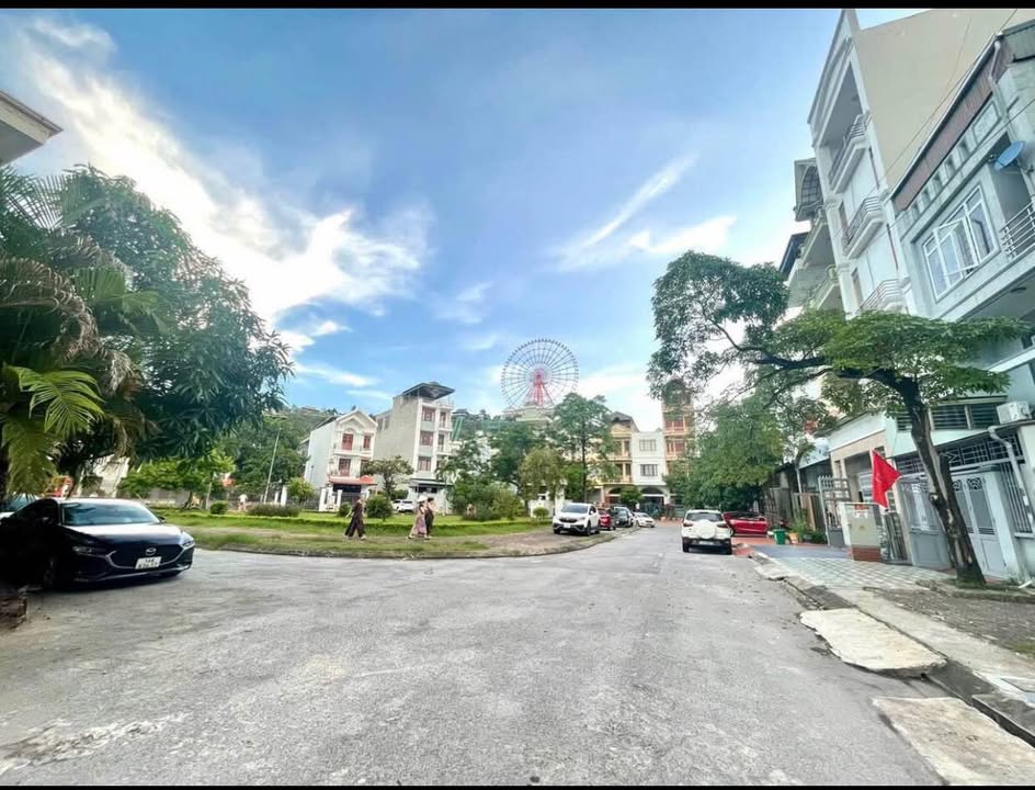 Đất Vựng Đăng Hạ Long 82.5m² Hướng Đông Nam - View Vườn Hoa